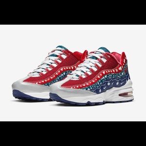 Air max 95 Size 5 in kids lightly worn like new!